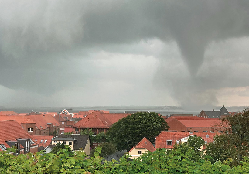 pad indad Bliv Tornadoer – lokale, voldsomme og uforudsigelige fænomer