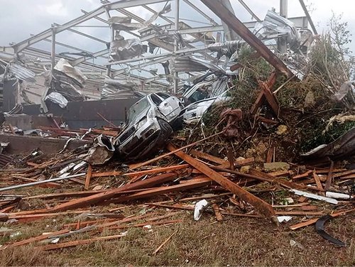 Et billede af de vold­somme ødelæggelser fra en tornado, der ramte Tjekkiet om eftermiddagen den 24. juni 2021.